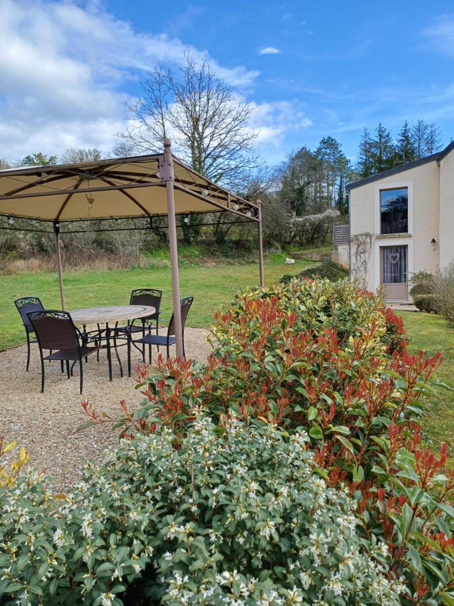 Le Repos Coquelicot Bed & Breakfast Montillot ภายนอก รูปภาพ