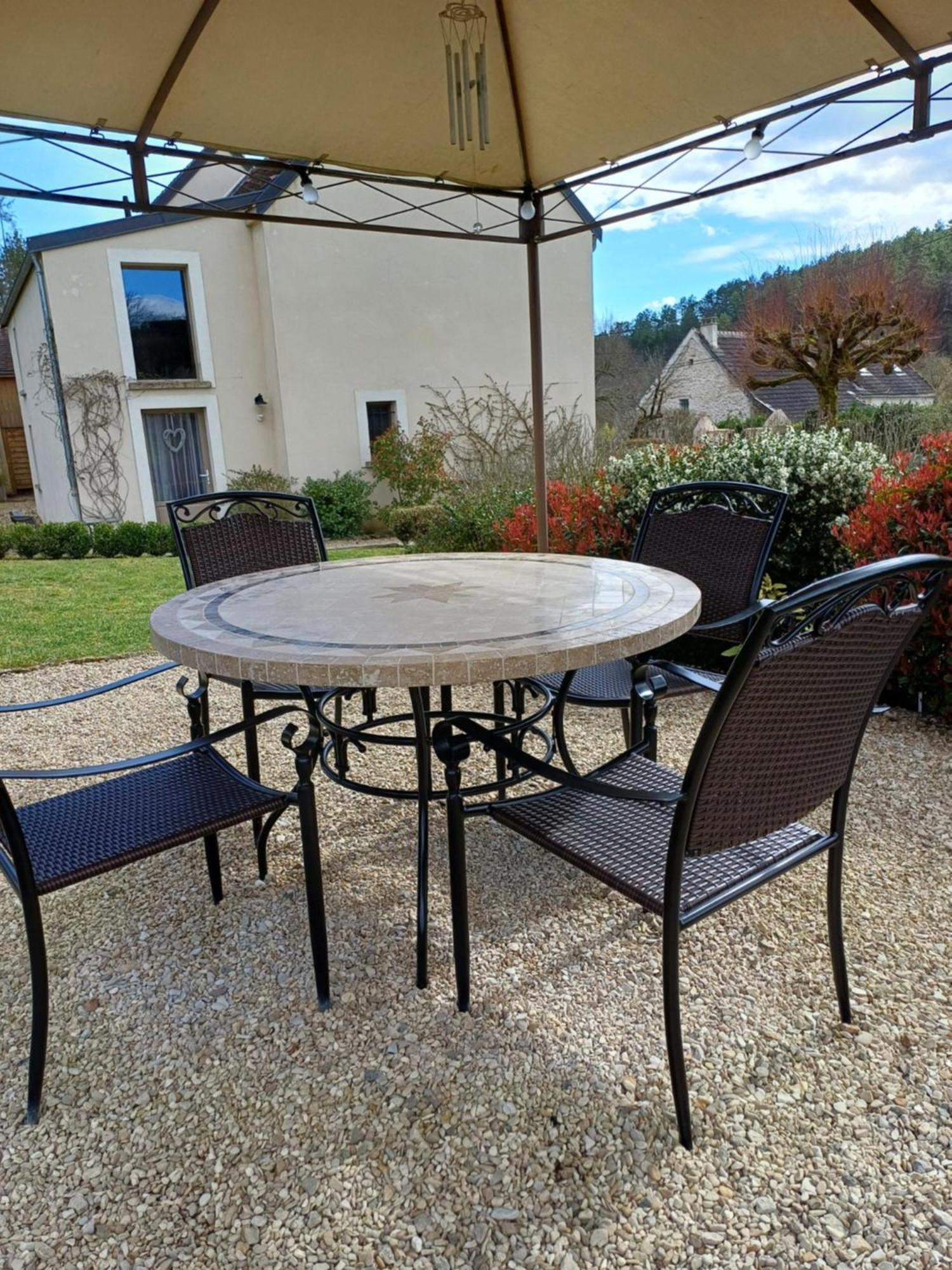 Le Repos Coquelicot Bed & Breakfast Montillot ภายนอก รูปภาพ