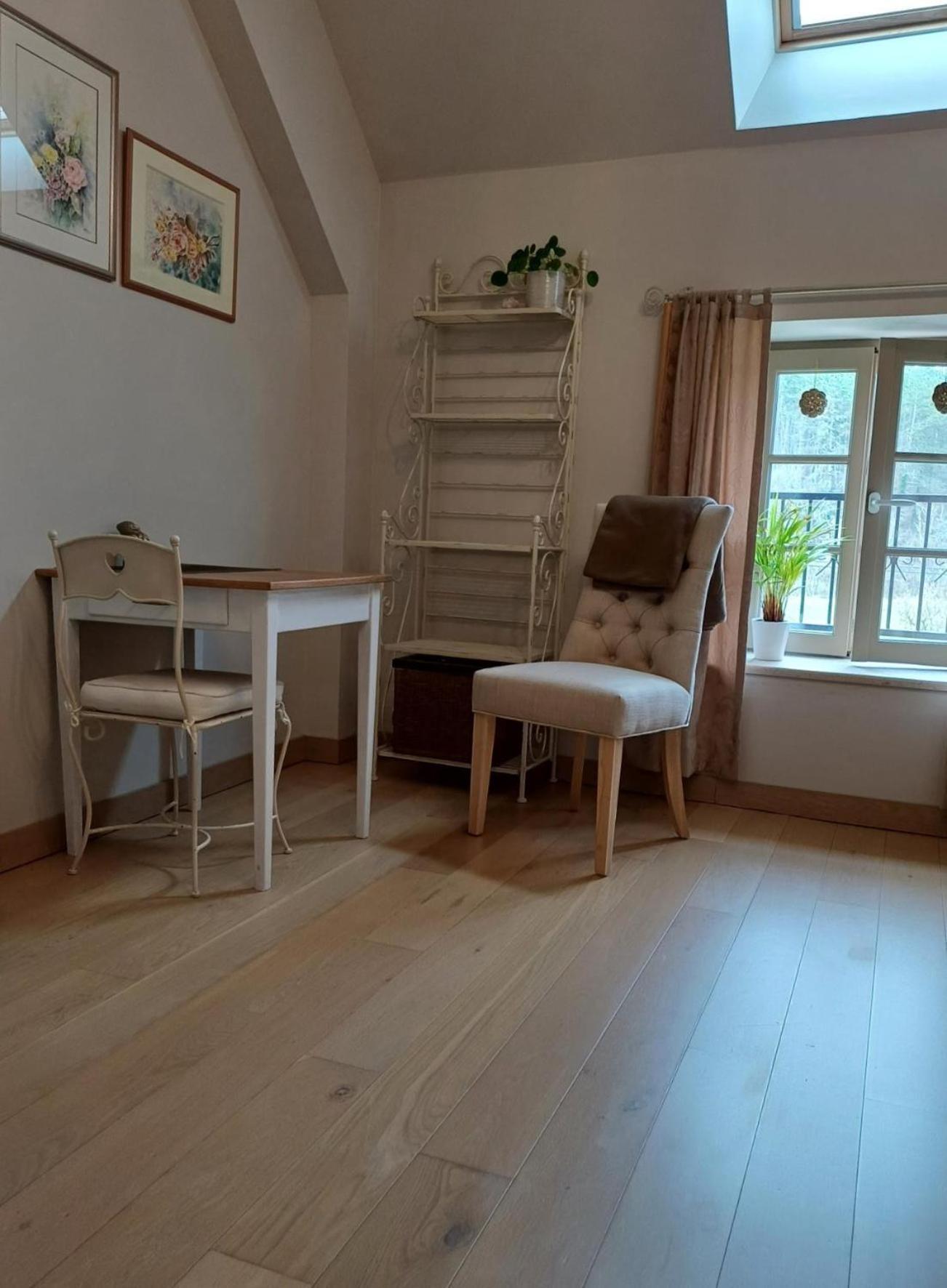 Le Repos Coquelicot Bed & Breakfast Montillot ภายนอก รูปภาพ