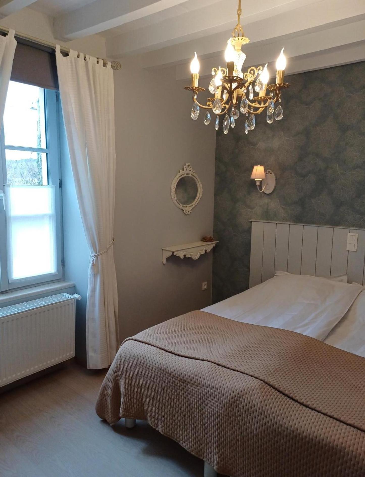 Le Repos Coquelicot Bed & Breakfast Montillot ภายนอก รูปภาพ